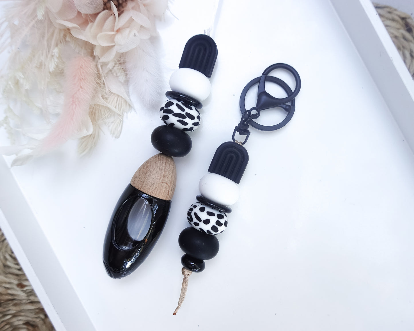 Black Monochrome Diffuser Keyring Set