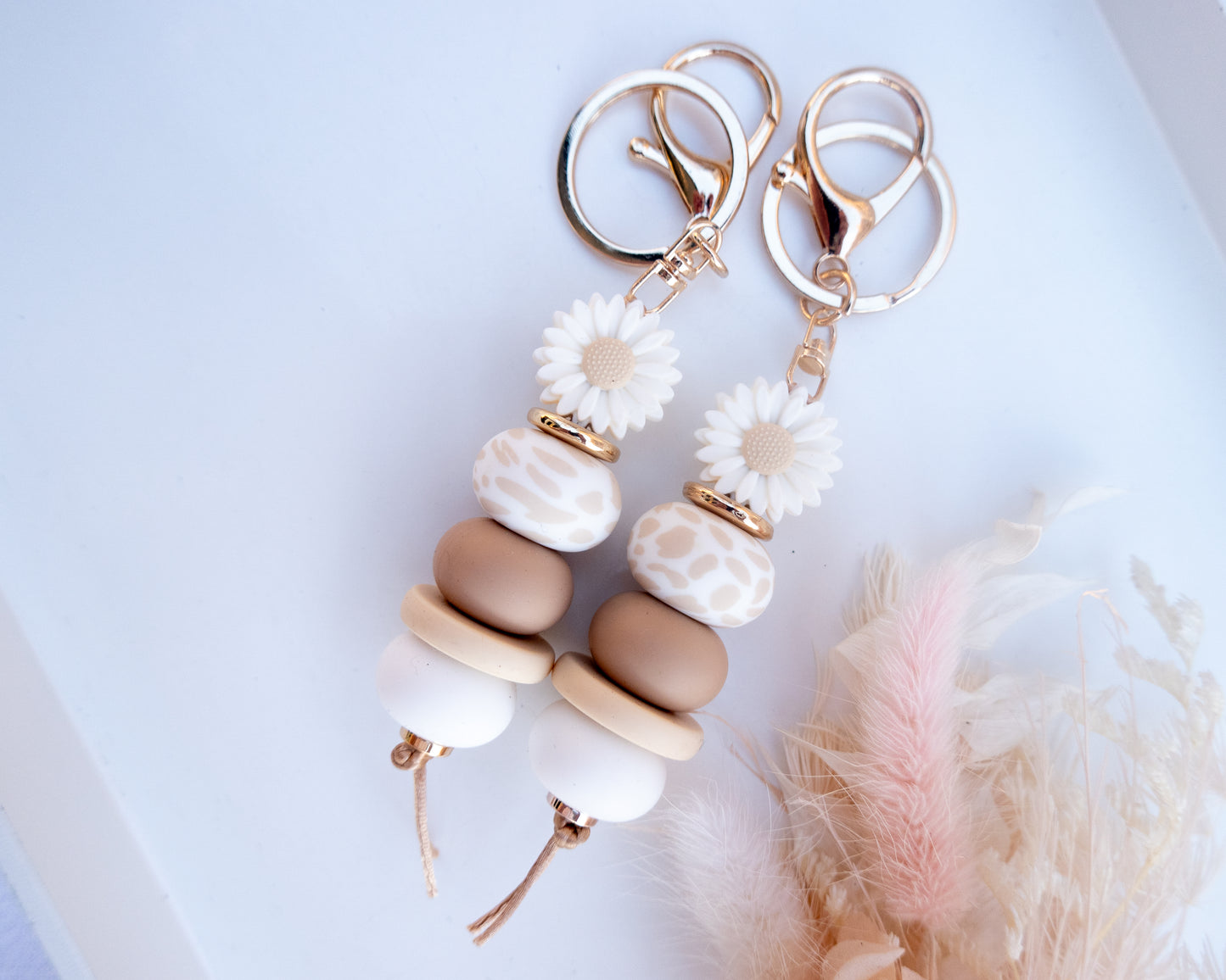 Beige Daisy Keyring
