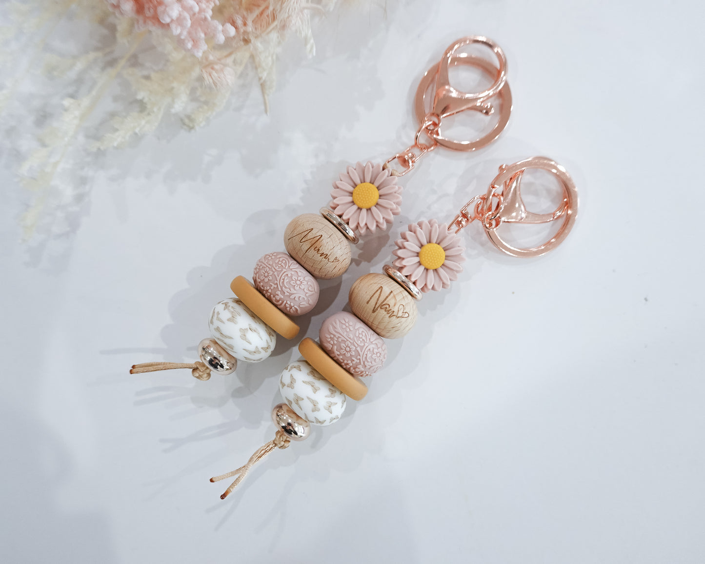 Blush Daisy Mum Keyring